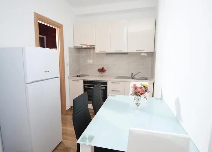 アパート Ivo 2 *